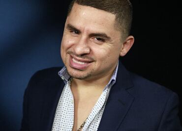 El cantante Larry Hernández confirma que tiene covid-19