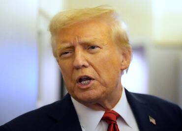 Trump ofrece a todos los empleados federales una compensación de 7 meses de salario si renuncian