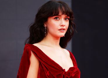 Olivia Cooke, de HOTD, paraliza Instagram con lencería roja de Rihanna