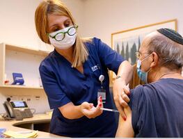 Por variante Delta, Israel aplicará tercera dosis de vacuna a mayores de 60 años