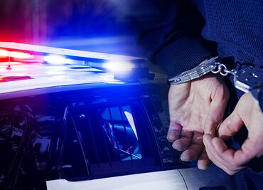 Agentes de seguridad, arrestados por robar a pasajeros en aeropuerto de Miami