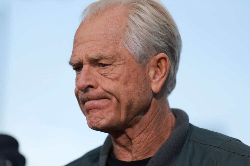Exasesor de Trump Peter Navarro ingresa en una cárcel federal en Miami. Foto: AFP / Joe Raedle