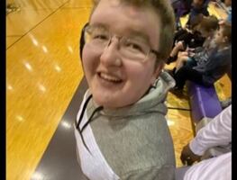 Muere joven tras asistir a fiesta de fraternidad; bebió alcohol y tenía los ojos vendados