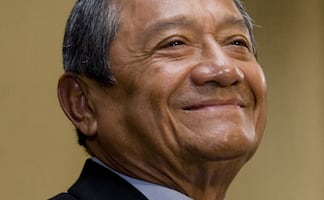 ¿Quién es Armando Manzanero y cuál es su trayectoria?