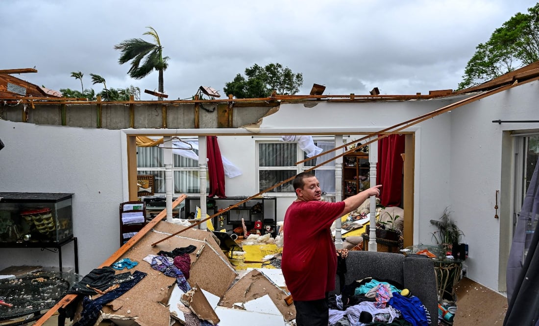 19 tornados azotan Florida y más de 500,000 viviendas sin energía eléctrica por llegada de huracán Milton. Foto: AFP