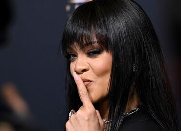 La impresionante colección de autos de lujo de Rihanna