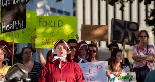 Legislativo de Alabama aprueba ley antiaborto que desafía su legalidad en EU