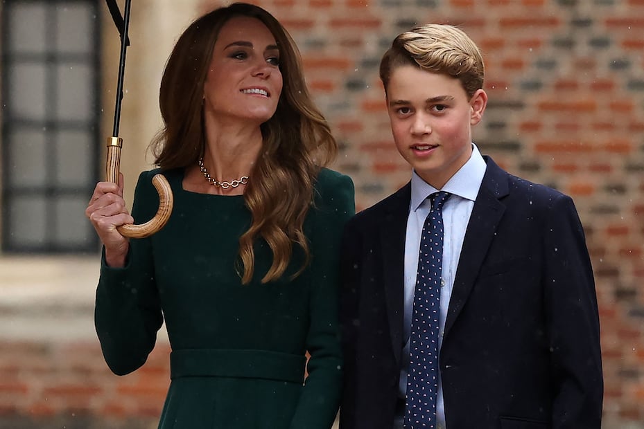 El príncipe George ya está en Eton: el exclusivo colegio donde estudiaron William y Harry y que cuesta más de 1 millón de pesos al año. (Photo by Adrian DENNIS / POOL / AFP) / RESENDING