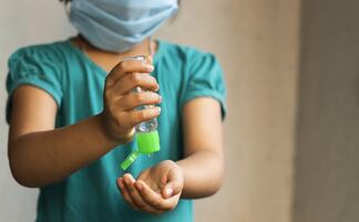 FDA alerta por desinfectante para manos con sustancias cancerígenas