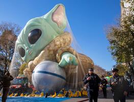 Baby Yoda debuta en el desfile de Thanksgiving de Macy's (2021)