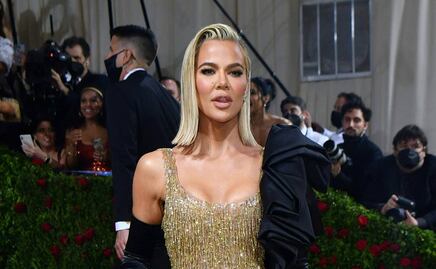 Khloé Kardashian presume abdomen ‘irreal’ en bikini rosa