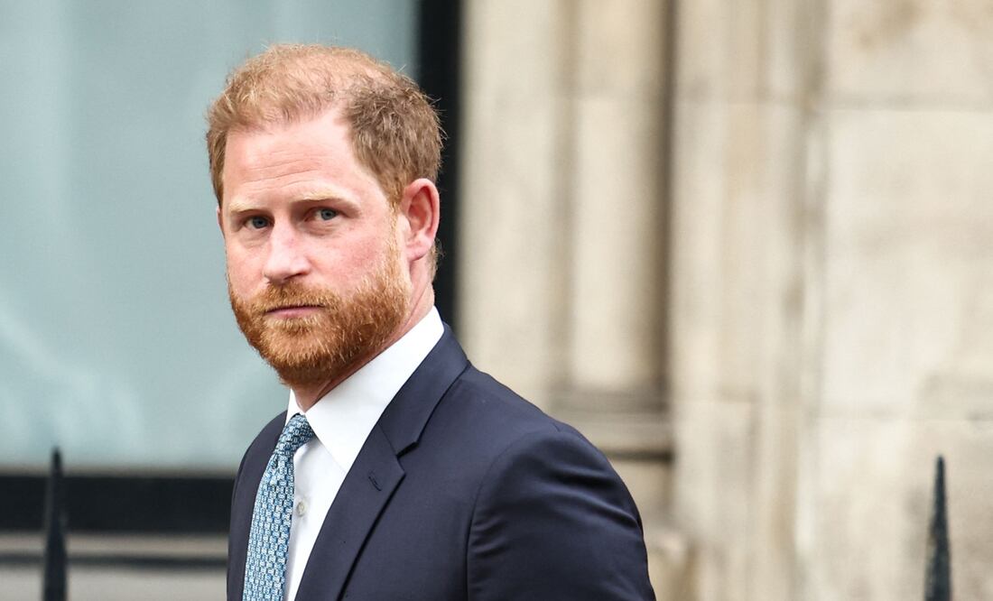 Harry acusa a su familia de darle un “trato inferior e injustificado” tras dejar el reinado con Meghan. Foto: AFP