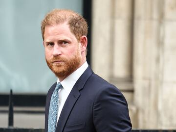 Harry acusa a su familia de darle un “trato inferior e injustificado” tras dejar el reinado con Meghan