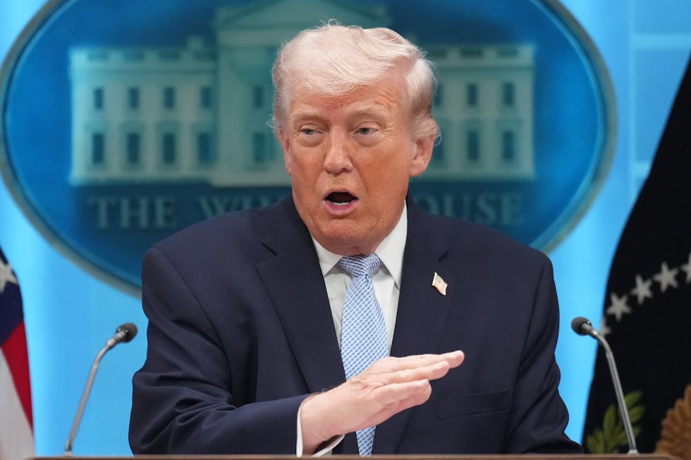 “No necesitamos otro ataque”: Trump intenta evitar represalias de Israel contra Irán. (AP Photo/Mark Schiefelbein)