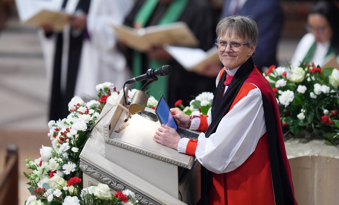 Obispa "valiente" responde a Trump: "No voy a disculparme por pedir misericordia para los demás". (AP Photo/Evan Vucci)