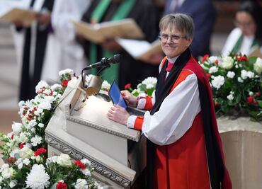 Obispa "valiente" responde a Trump: "No voy a disculparme por pedir misericordia para los demás"