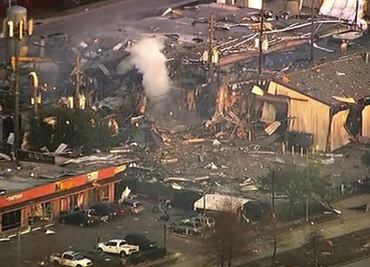 Explosión en planta industrial de Houston deja 2 heridos