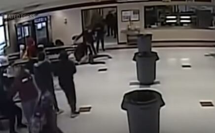 Video. Policía pone rodilla en el cuello de una niña de 12 años en Wisconsin