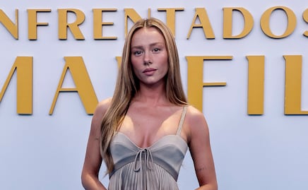 Ester Expósito deslumbra con vestido slip en la premiere de ‘Enfrentados: Marfil’ y habla de su romance con Mbappé