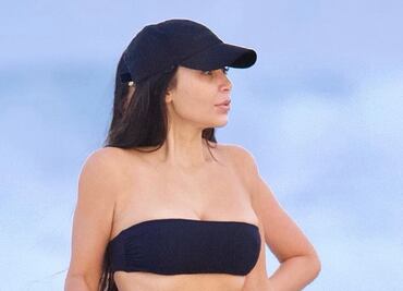 El traje de baño con el que Kim Kardashian presumió diminuta cintura