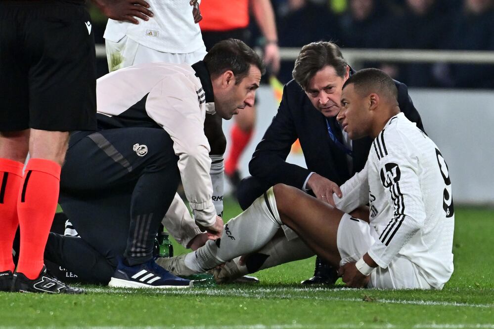 Champions. Mbappé marca y se retira lesionado en el duelo del Real Madrid ante Atalanta EFE/EPA/MICHELE MARAVIGLIA