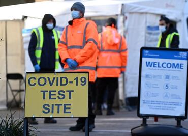 Covid-19 al alza en Reino Unido; registra 50 mil nuevos casos