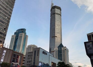 Video. Rascacielos se tambalea en China y desata pánico