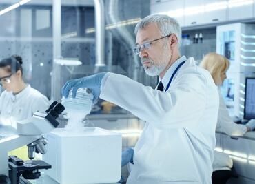 Error fatal: Conserje apaga congelador y elimina años de investigación valuada en un millón de dólares