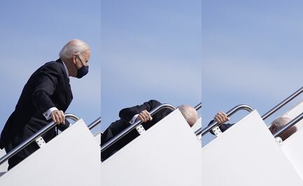 Video. Joe Biden tropieza y cae al subir escaleras del Air Force One