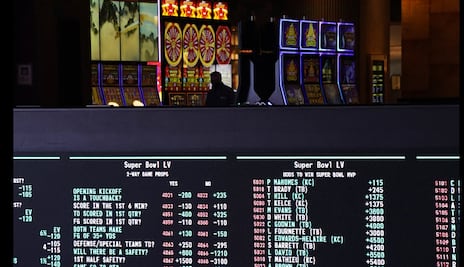 Super Bowl. Dueño de tienda de muebles apuesta 3.4 mdd por Buccaneers