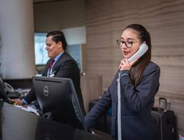 Los empleos que más estadounidenses están abandonando y tienen más vacantes