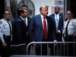 Inicia juicio histórico contra Trump en Nueva York; acciones de su compañía se desploman