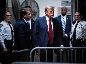 Inicia juicio histórico contra Trump en Nueva York; acciones de su compañía se desploman