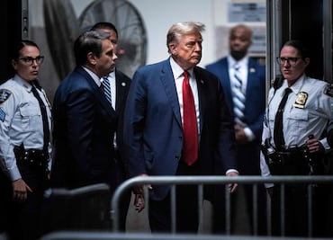 Inicia juicio histórico contra Trump en Nueva York; acciones de su compañía se desploman