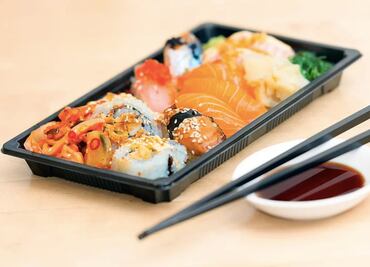 Retiran paquetes de sushi por contaminación de listeria