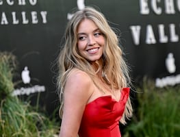 Sydney Sweeney se luce etérea con pequeño look vaquero en sesión