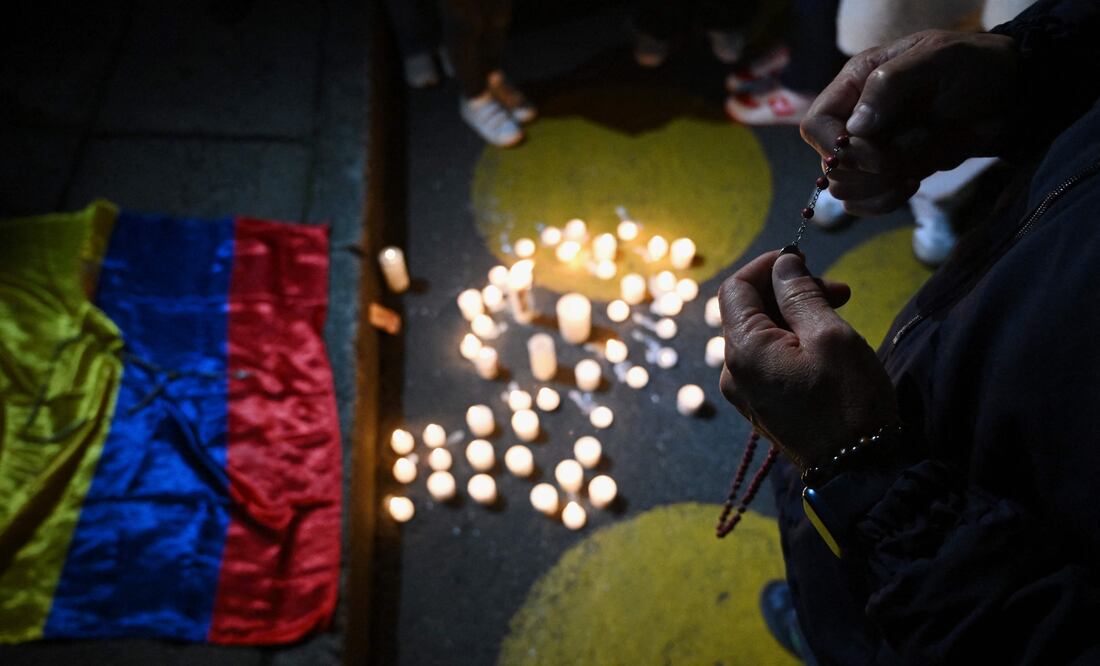 El atentado que sacude a Colombia: Lo que se sabe del ataque contra el senador Miguel Uribe en plena campaña   (Photo by Raul ARBOLEDA / AFP)