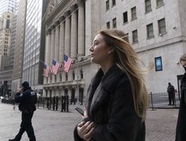 Nueva York ya no exigirá uso de cubreboca a vacunados