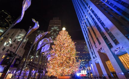 Encienden árbol de Rockefeller Center con 50 mil luces y estrella Swarovski