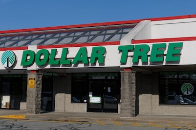 Dollar Tree, que vende productos a 1 dólar, cerrará cerca de 1,000 tiendas
