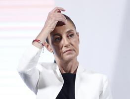 Claudia Sheinbaum se defiende de críticas por no asistir al funeral del papa