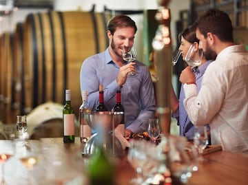 ¿Cómo saber si un vino es bueno? Estos son los indicadores de buena calidad, según los expertos