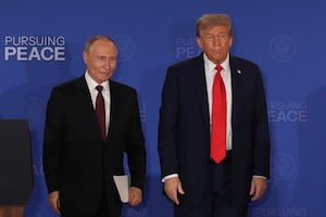 Trump anuncia avances con Rusia y prepara reunión clave con Zelenski en la Casa Blanca