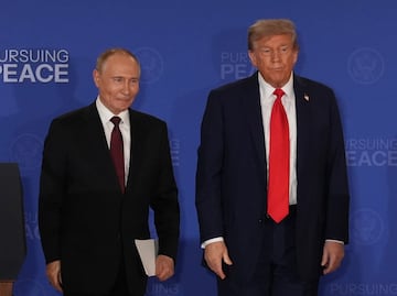 Putin se burla de "conspiraciones" de Trump tras reunión con Norcorea y China