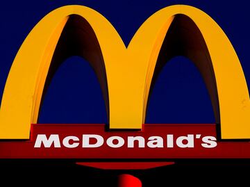 McDonald's alista despidos en sus oficinas en Estados Unidos