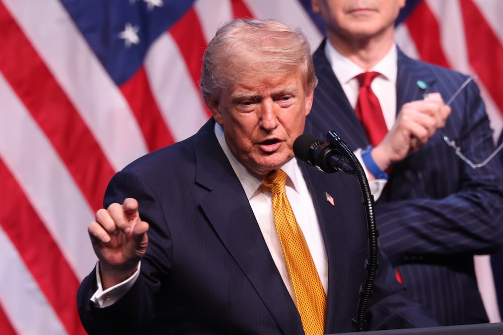 Trump ordena bombardear Irán si es asesinado: "A niveles nunca antes vistos". Foto: EFE/EPA/GEORGI LICOVSKI