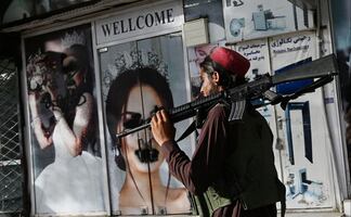 Los influencers afganos desaparecen de Instagram y YouTube