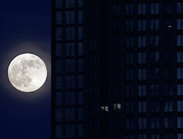 ¿Cuándo será la Superluna llena de fresa en Junio y por qué se llama así?