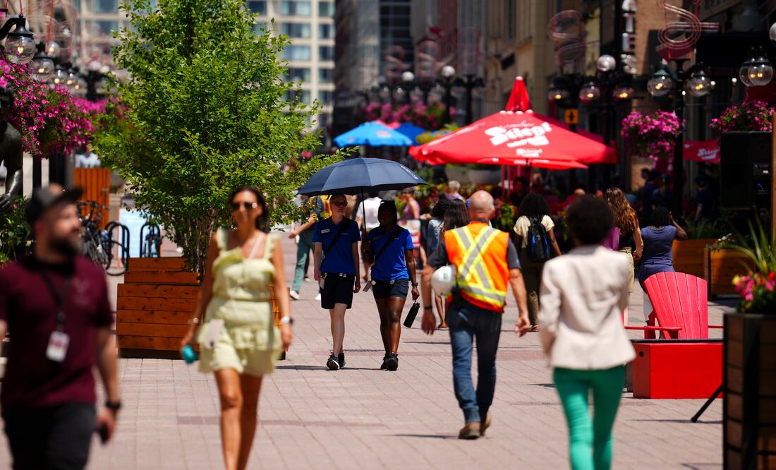 Ola de calor récord amenaza el noreste de Estados Unidos; alertan por temperaturas extremas. (Sean Kilpatrick/The Canadian Press via AP)
