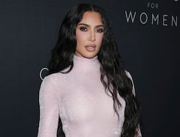 Kim Kardashian presume sus curvas de infarto con ropa interior en selfie